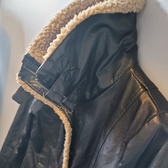 Faux Leather Sherpa Jacket - Picture 6 of 9